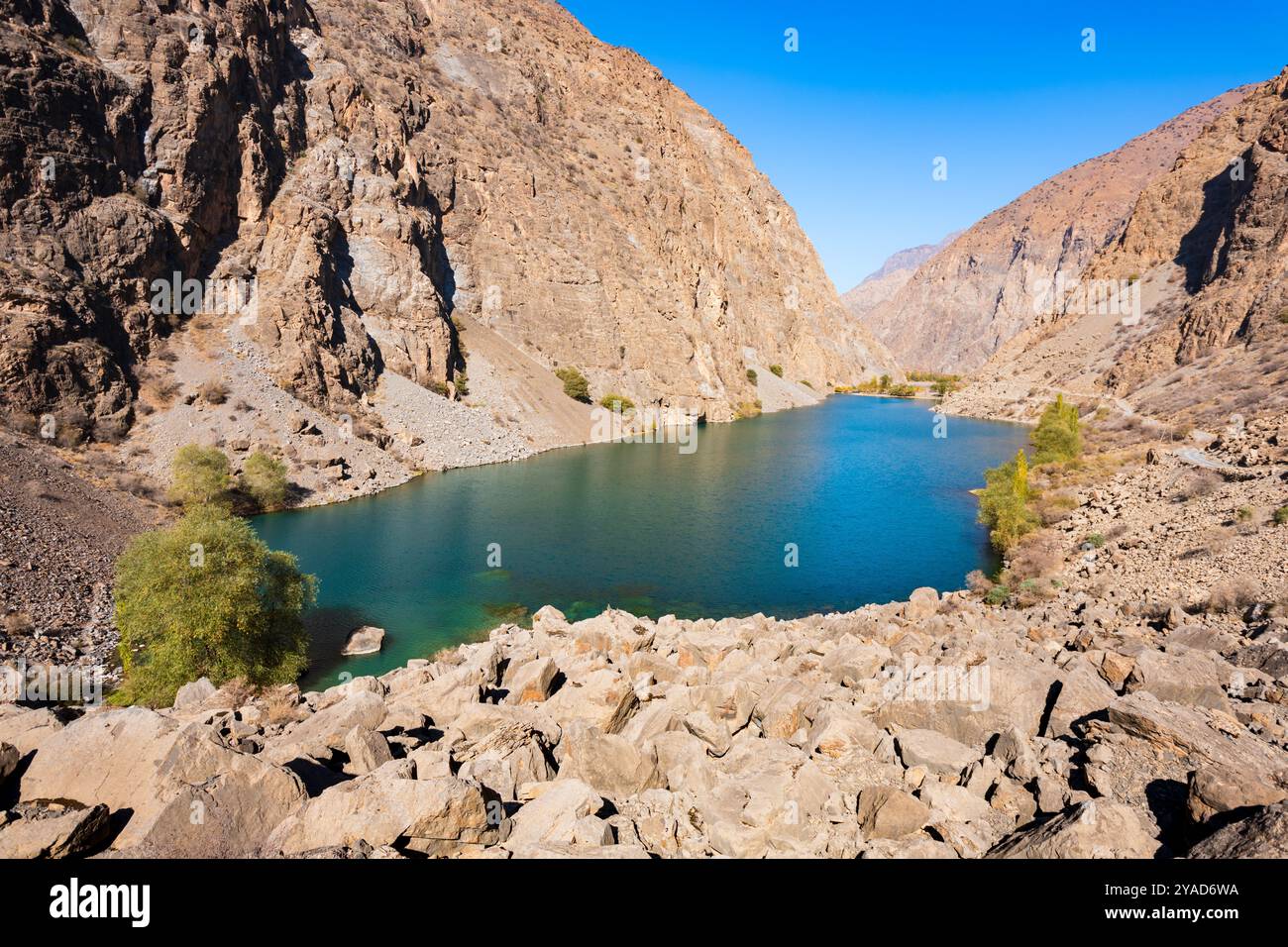 Asian lakes hi-res stock photography and images - Alamy