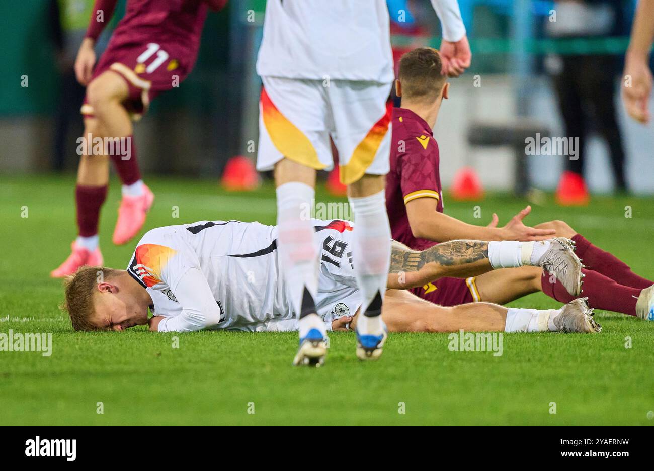 Liegend hi-res stock photography and images - Alamy