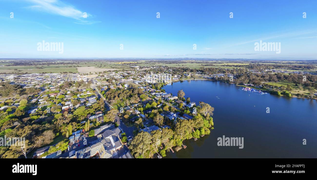 NAGAMBIE, AUSTRALIA, SEPTEMBER 25 2023: Late spring afternoon aerial views of Nagambie township and Lake Nagambie in Goulburn Valley, Victoria, Austra Stock Photo
