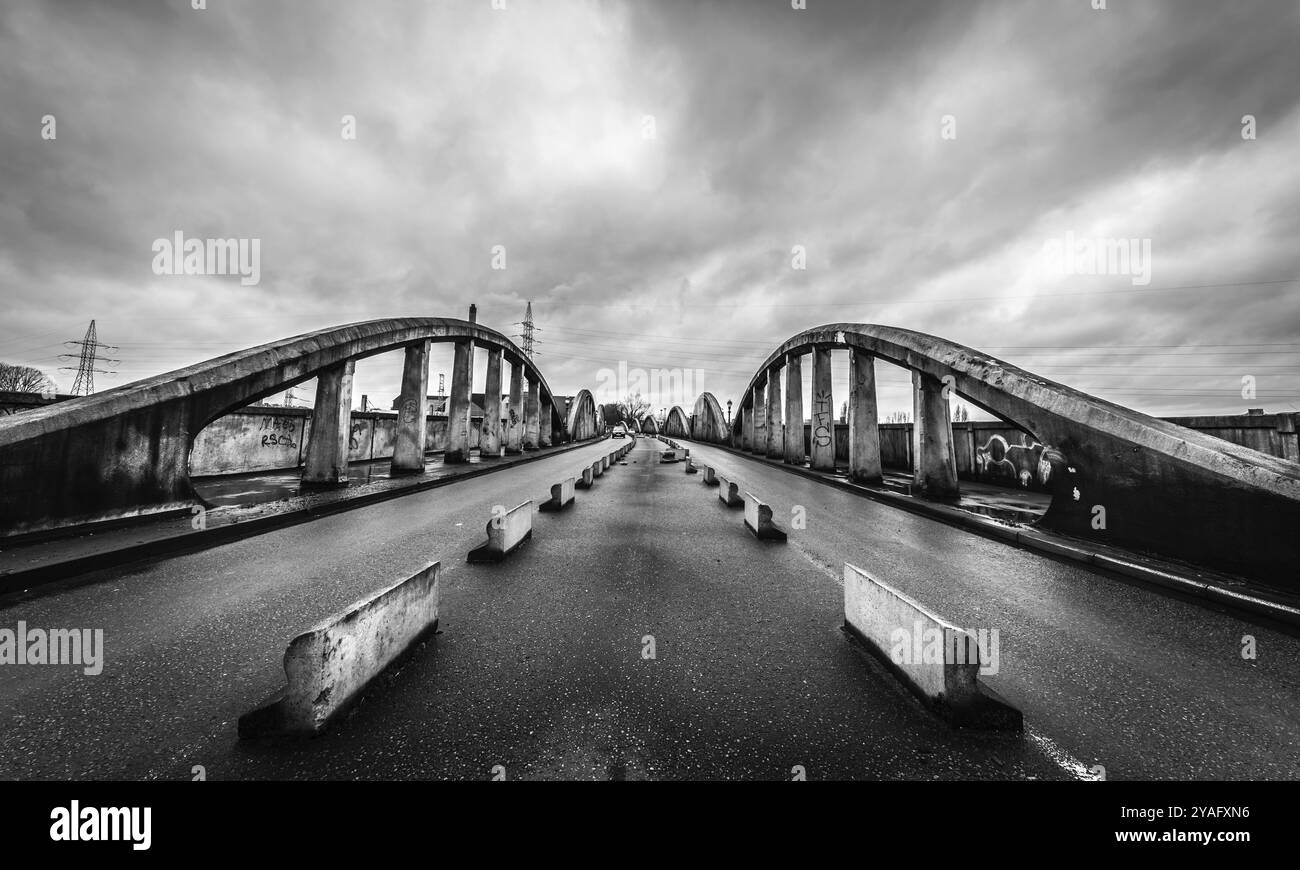 Ramshackle nobody Black and White Stock Photos & Images - Alamy