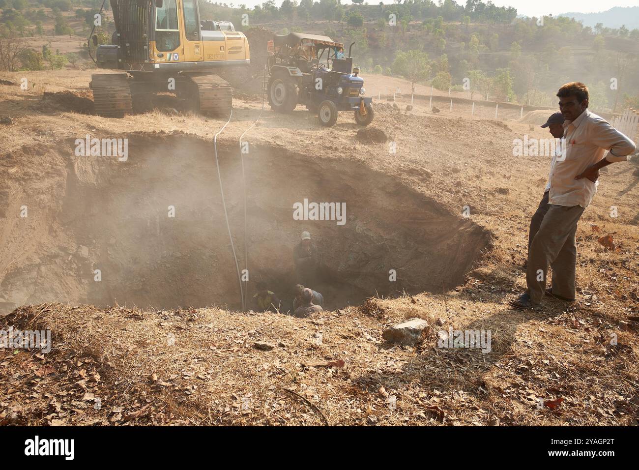 Dig Well India Hi res Stock Photography And Images Alamy dig-well-india-hi-res-stock-photography-and-images-alamy