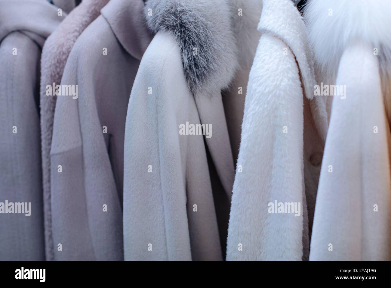 White fur coats hi-res stock photography and images - Alamy