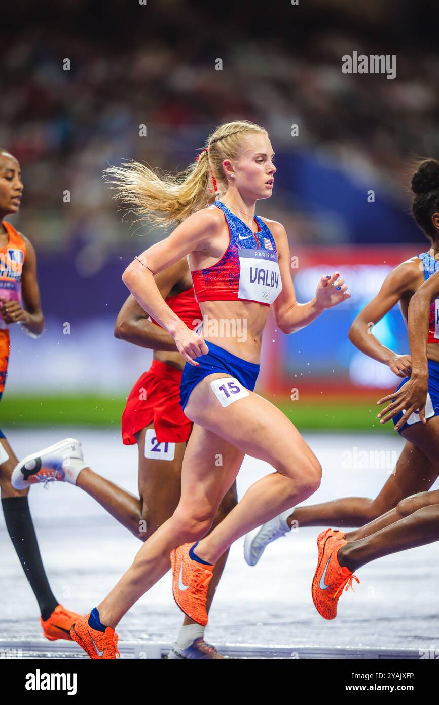 Parker Valby participating in the 10.000 meters at the Paris 2024