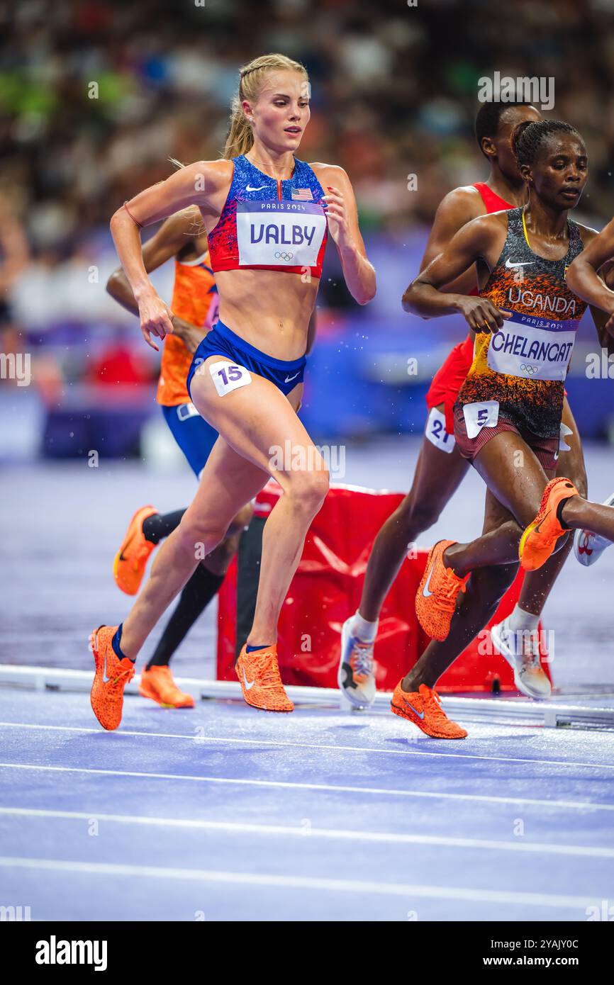 Parker Valby Practicing Parker Valby participating in the 10.000 meters at the Paris 2024 ...