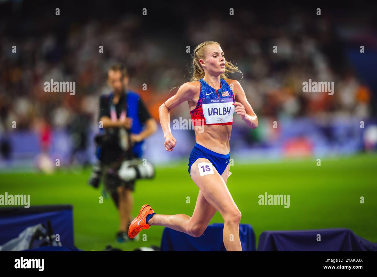 Parker Valby participating in the 10.000 meters at the Paris 2024
