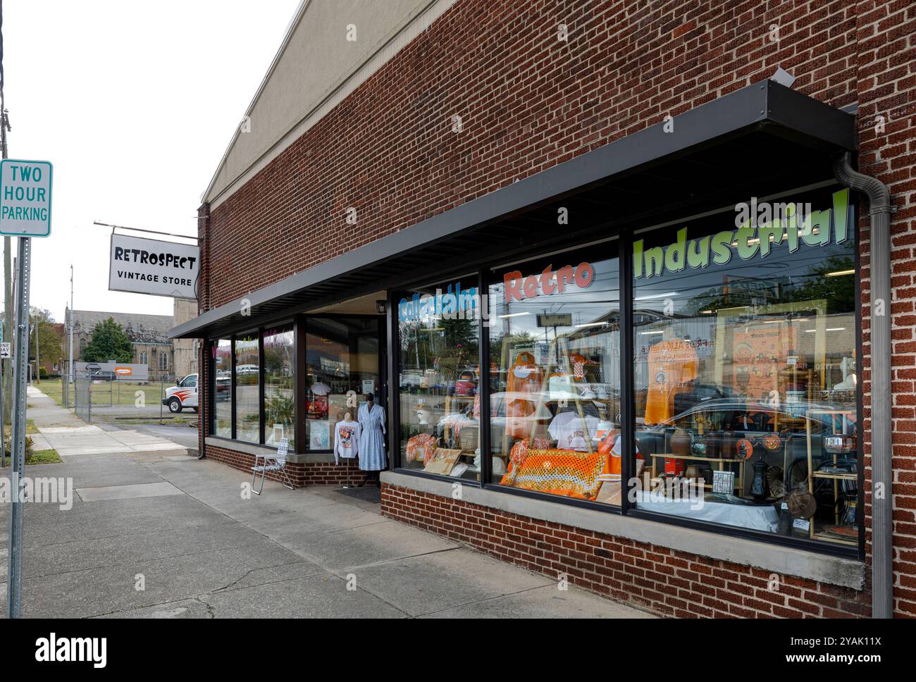 Knoxville, TN, USA-Sept. 18, 2024: Close perspective view of window storefront of the Retrospect Vintage Store on North Central. Stock Photo