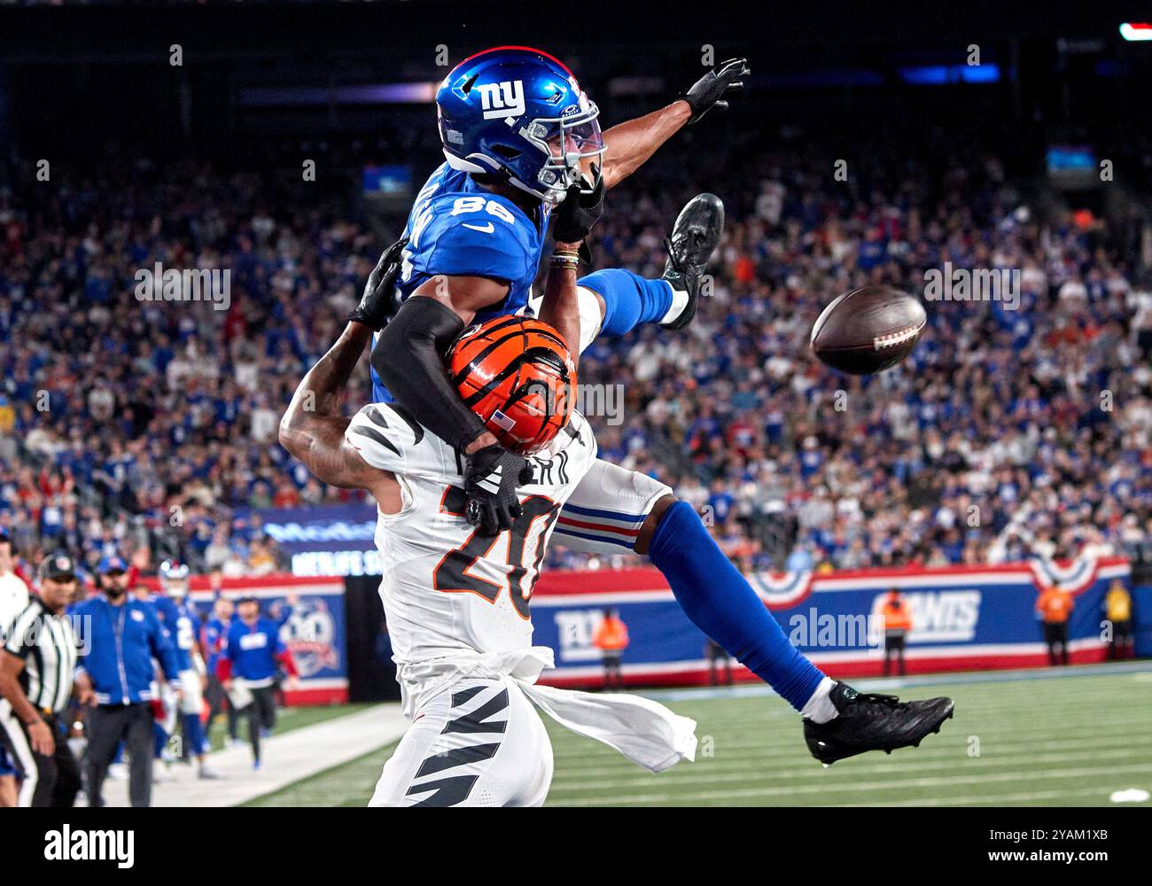 Cincinnati Bengals cornerback DJ Turner II (20) is called for pass interference on New York Giants wide receiver Darius Slayton (86) during a NFL game at MetLife Stadium in East Rutherford, New Jersey on Sunday October 13, 2024. Duncan Williams/CSM (Credit Image: © Duncan Williams/Cal Sport Media) Stock Photo