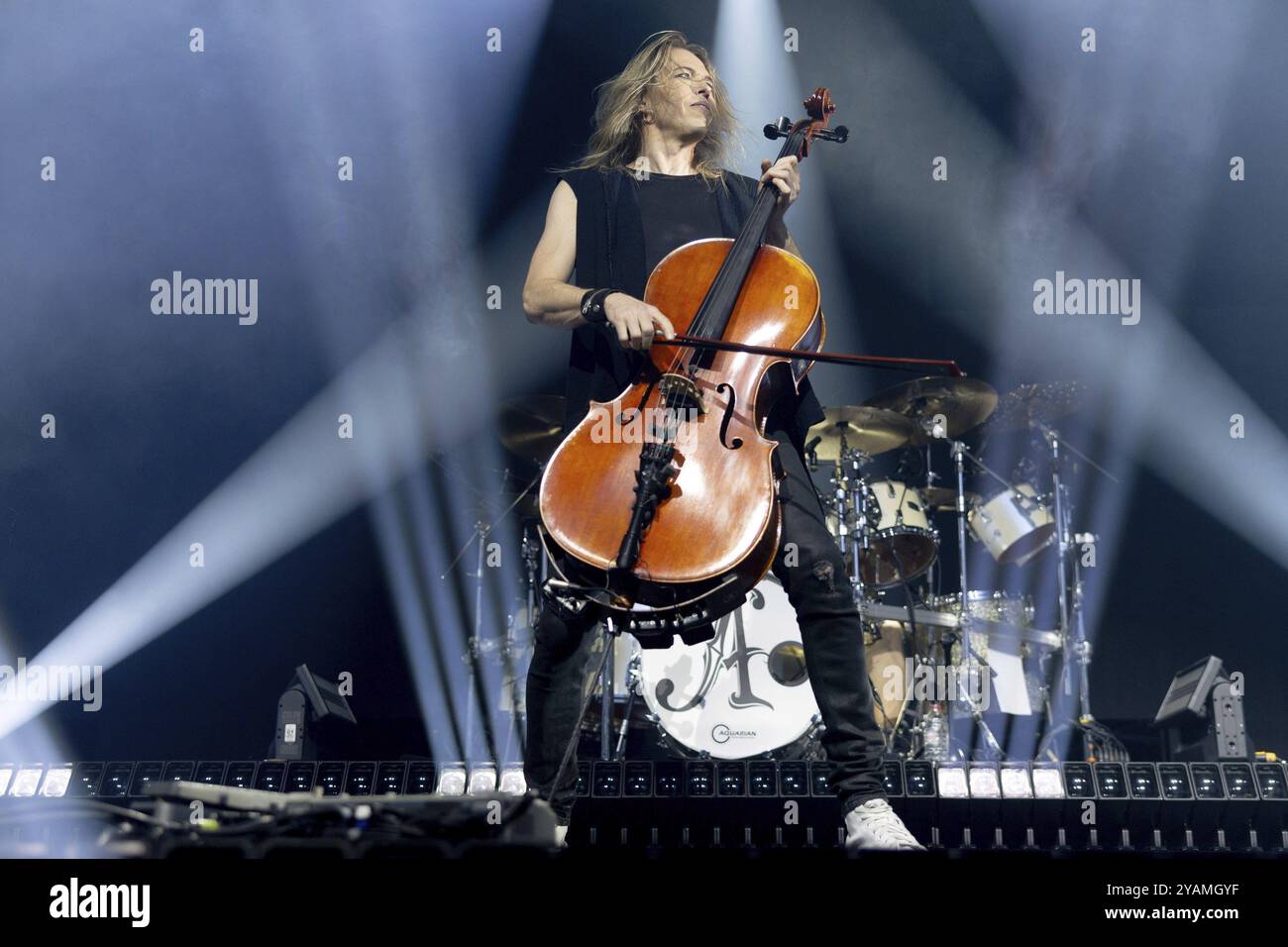 Apocalyptica Plays Metallica Vol live 4. How do bands like Apocalyptica make money beyond tours?