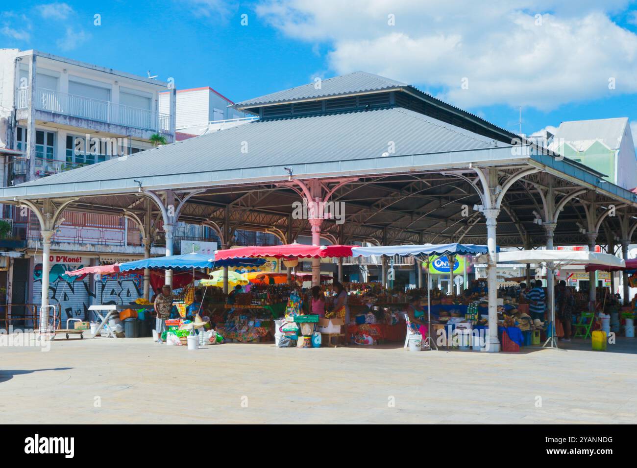 colorful-buildings-of-the-central-market-in-pointe-a-pitre-guadeloupe
