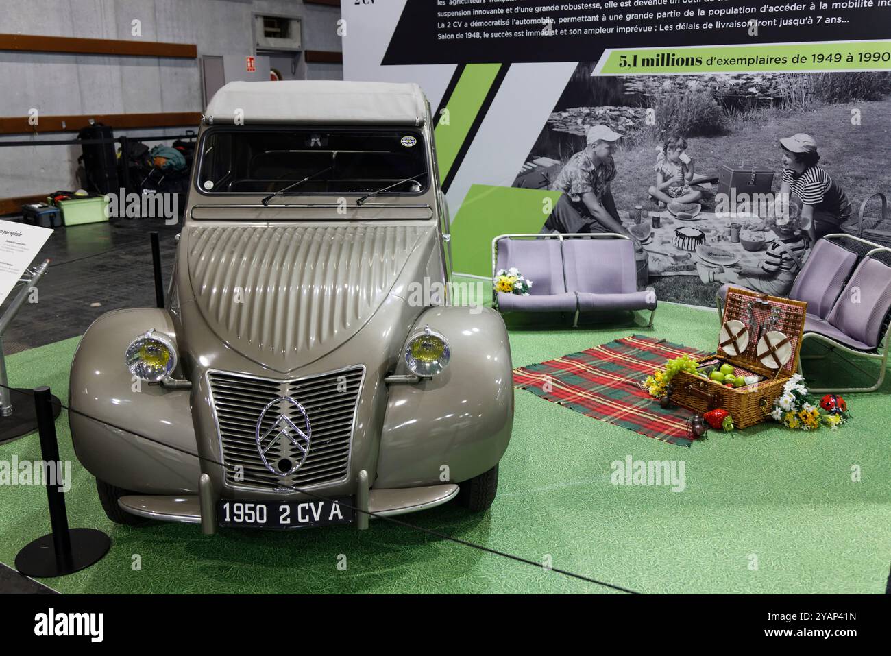 Citroen 2cv 1950 hi-res stock photography and images - Alamy