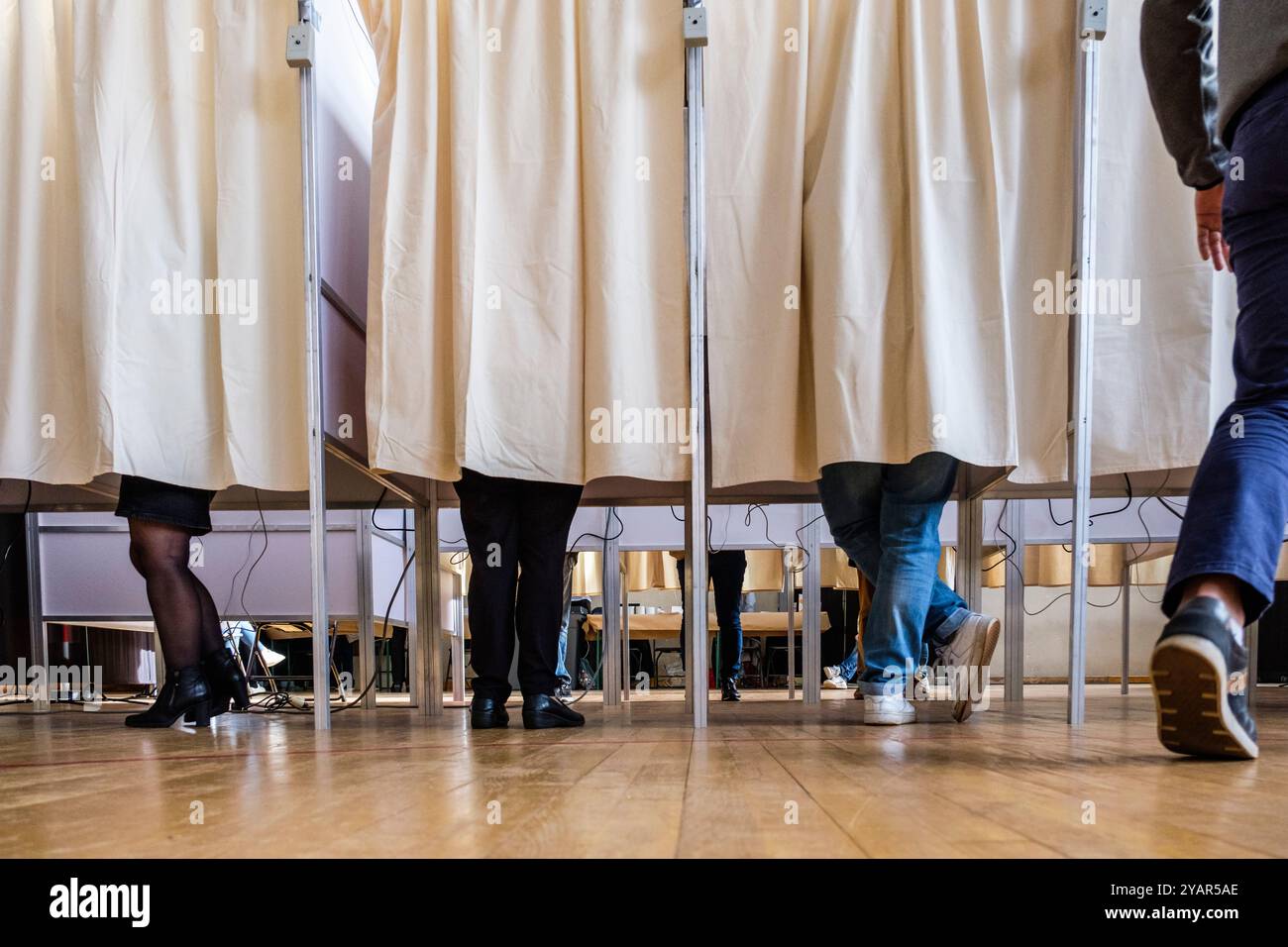 In Belgium, the voters are called to elect councellors and  mayor in their cities, and to elect the provincial deputies. | En Belgique, les électeurs Stock Photo