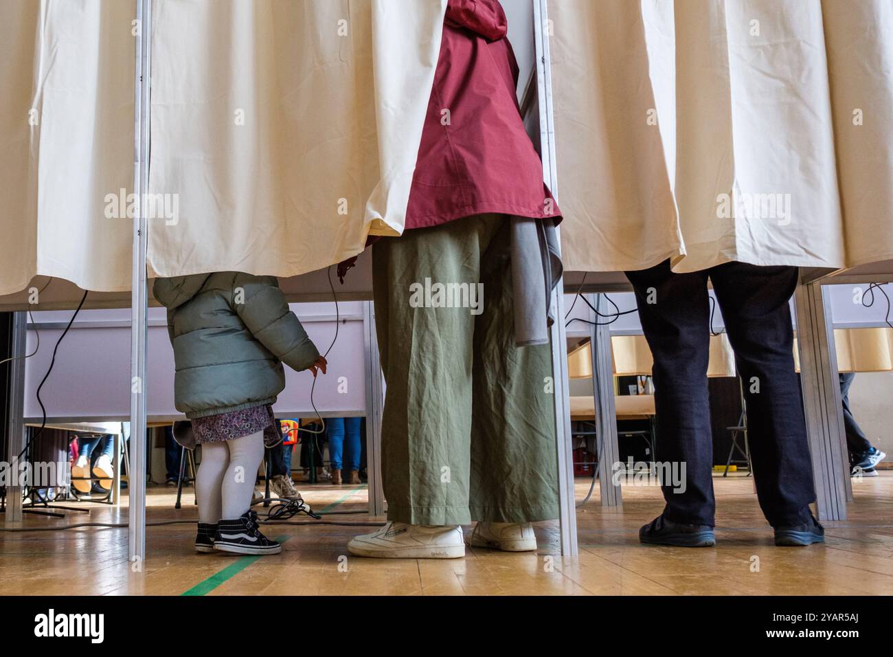 In Belgium, the voters are called to elect councellors and  mayor in their cities, and to elect the provincial deputies. | En Belgique, les électeurs Stock Photo