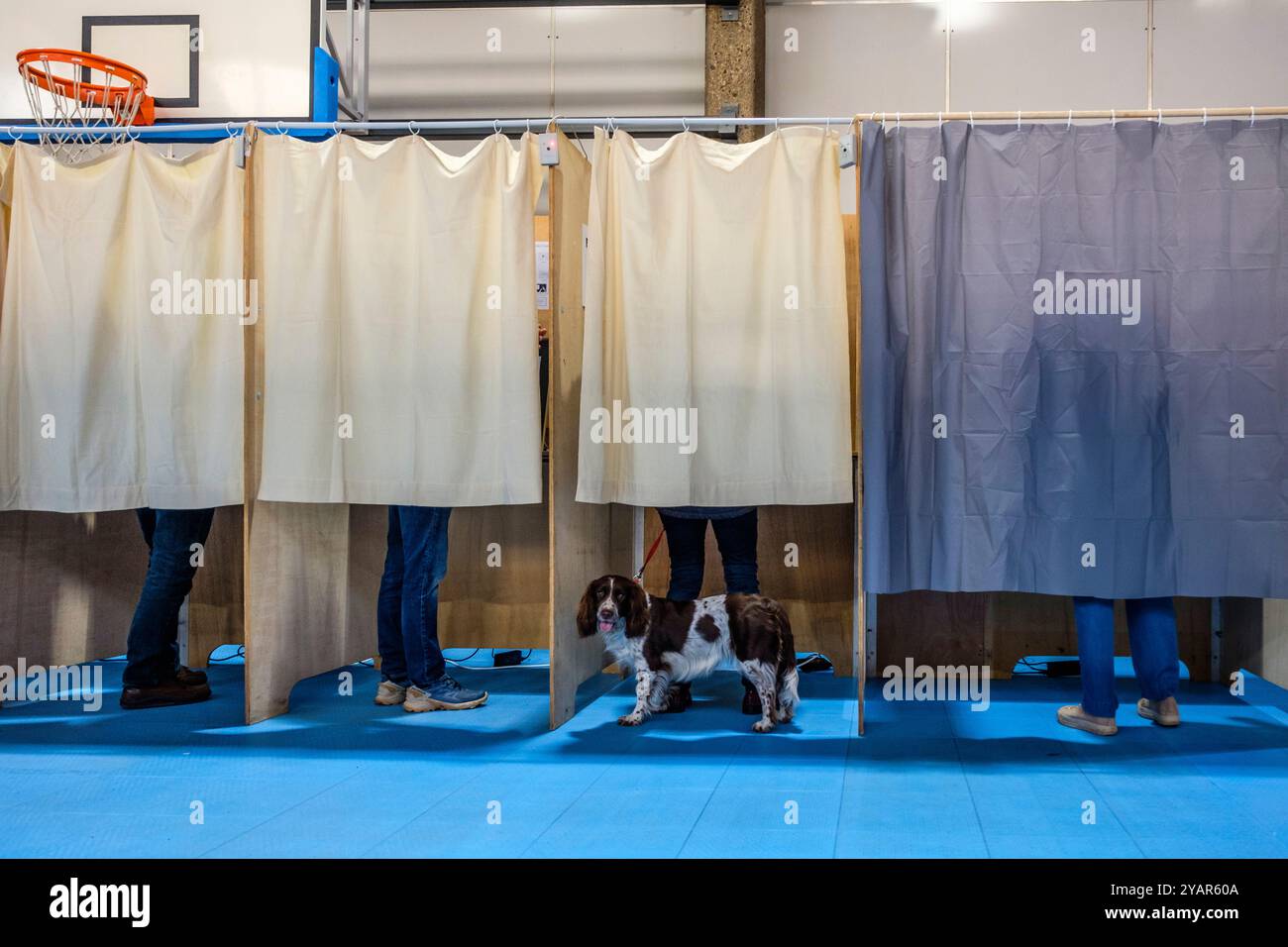 In Belgium, the voters are called to elect councellors and  mayor in their cities, and to elect the provincial deputies. | En Belgique, les électeurs Stock Photo