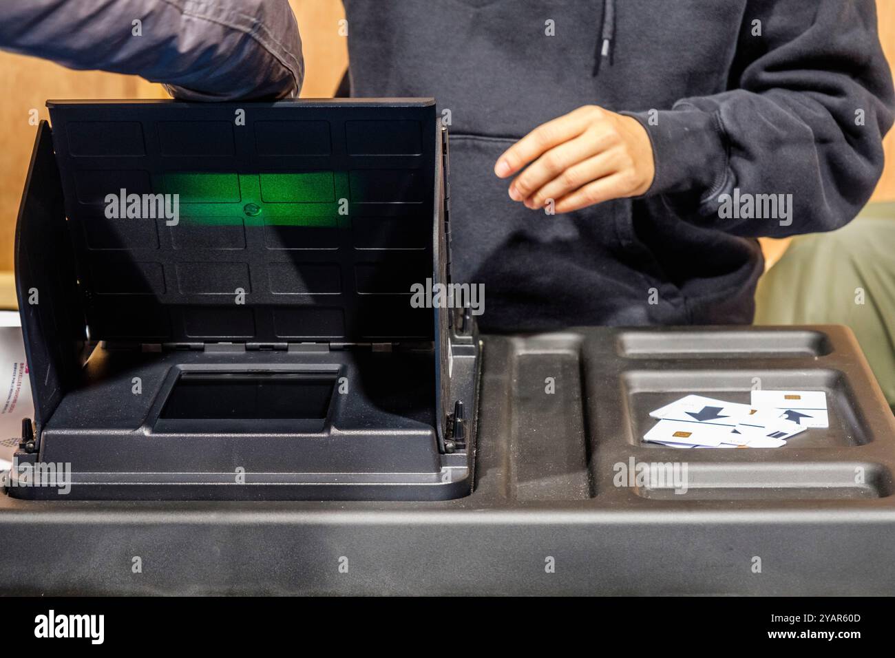 In Belgium, the voters are called to elect councellors and  mayor in their cities, and to elect the provincial deputies. | En Belgique, les électeurs Stock Photo