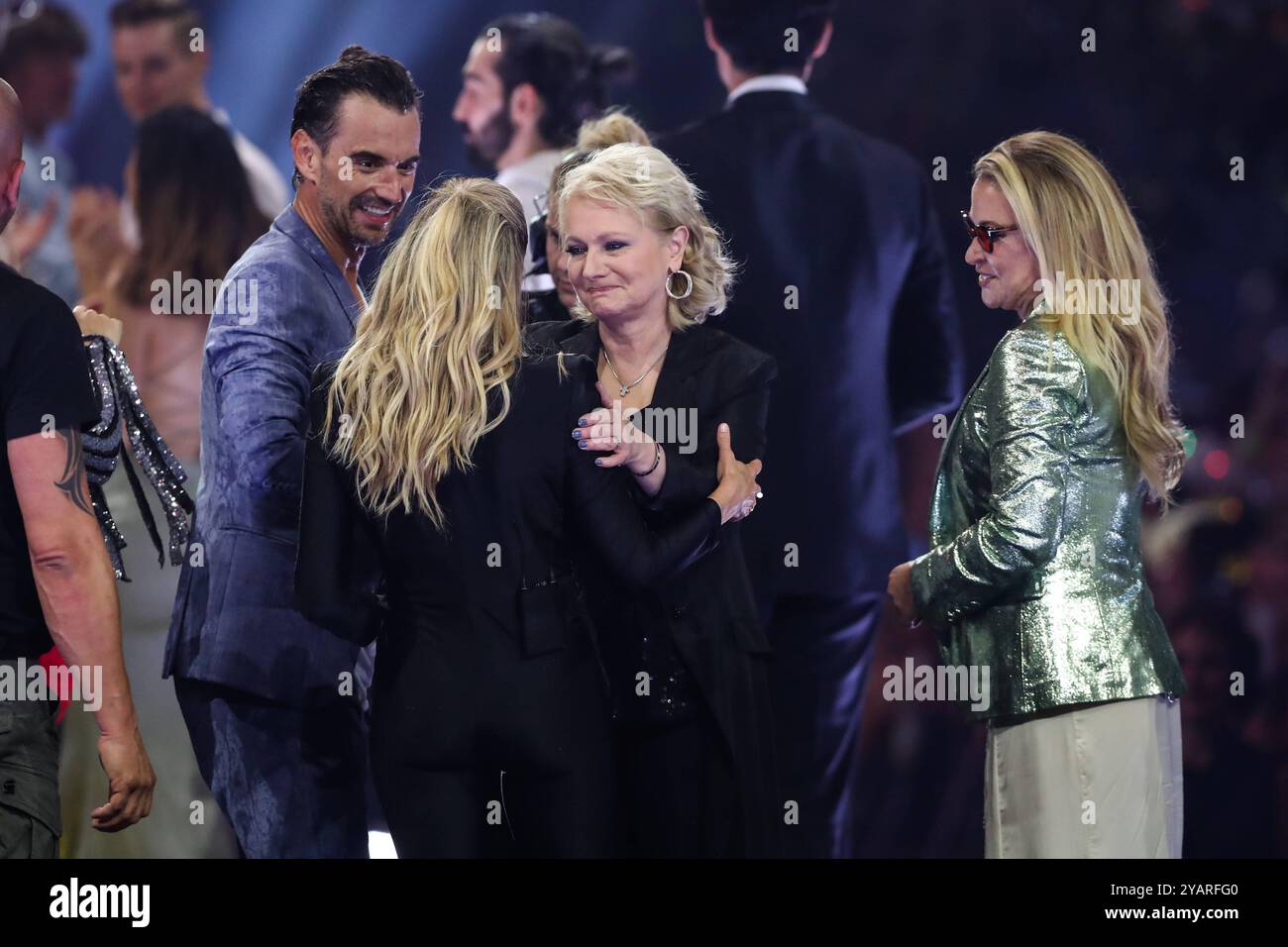 Helene Fischer mit Nicole, Anastacia und Florian Silbereisen - ARD Live Show DAS GROSSE SCHLAGERCOMEBACK.2022 C LIVE AUS LEIPZIG aus der Glashalle der Leipziger Messe *** Helene Fischer with Nicole, Anastacia and Florian Silbereisen ARD Live Show DAS GROSSE SCHLAGERCOMEBACK 2022 C LIVE FROM LEIPZIG from the Glass Hall of the Leipzig Trade Fair Center Stock Photo