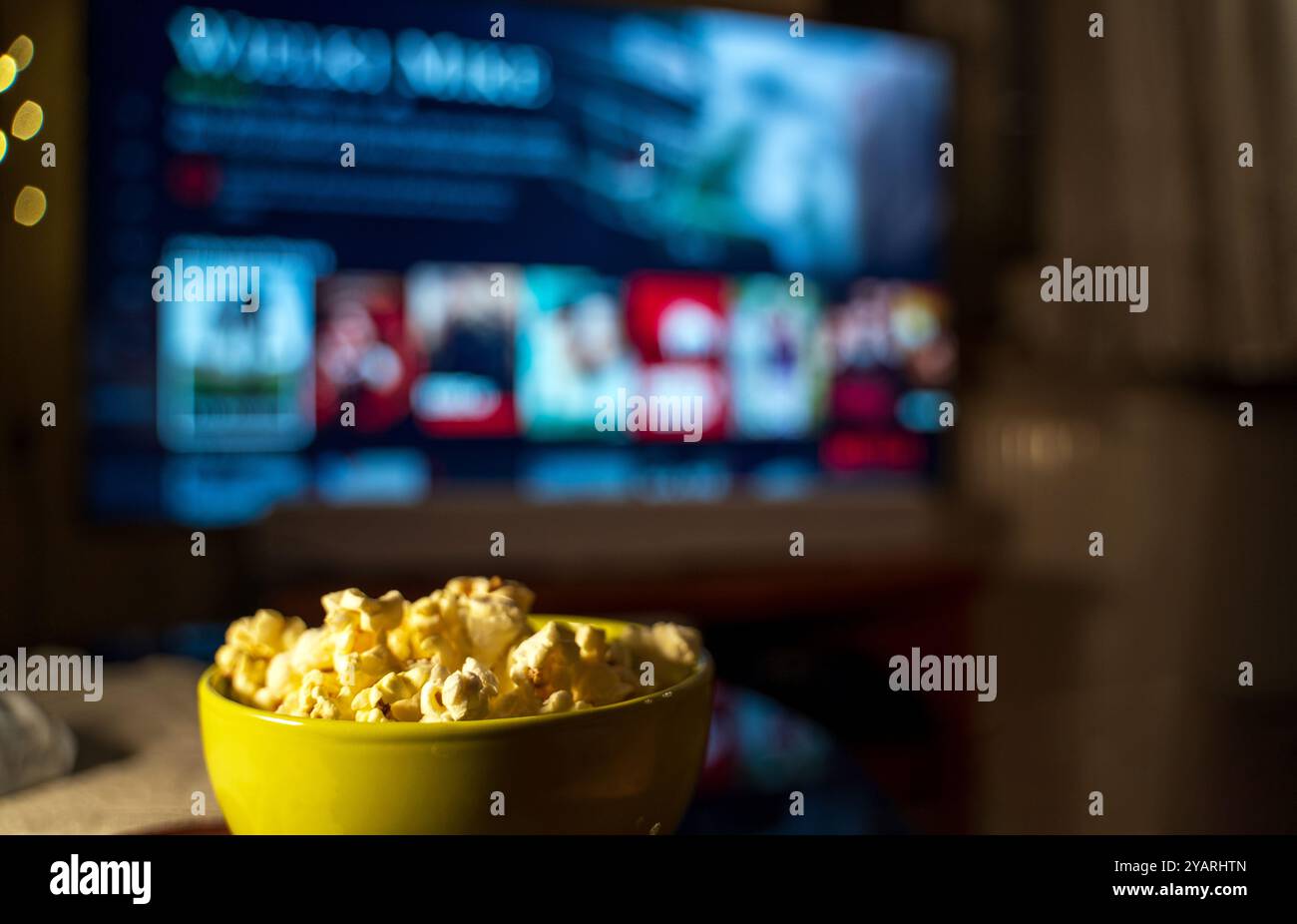 Streaming tv family hi-res stock photography and images - Alamy