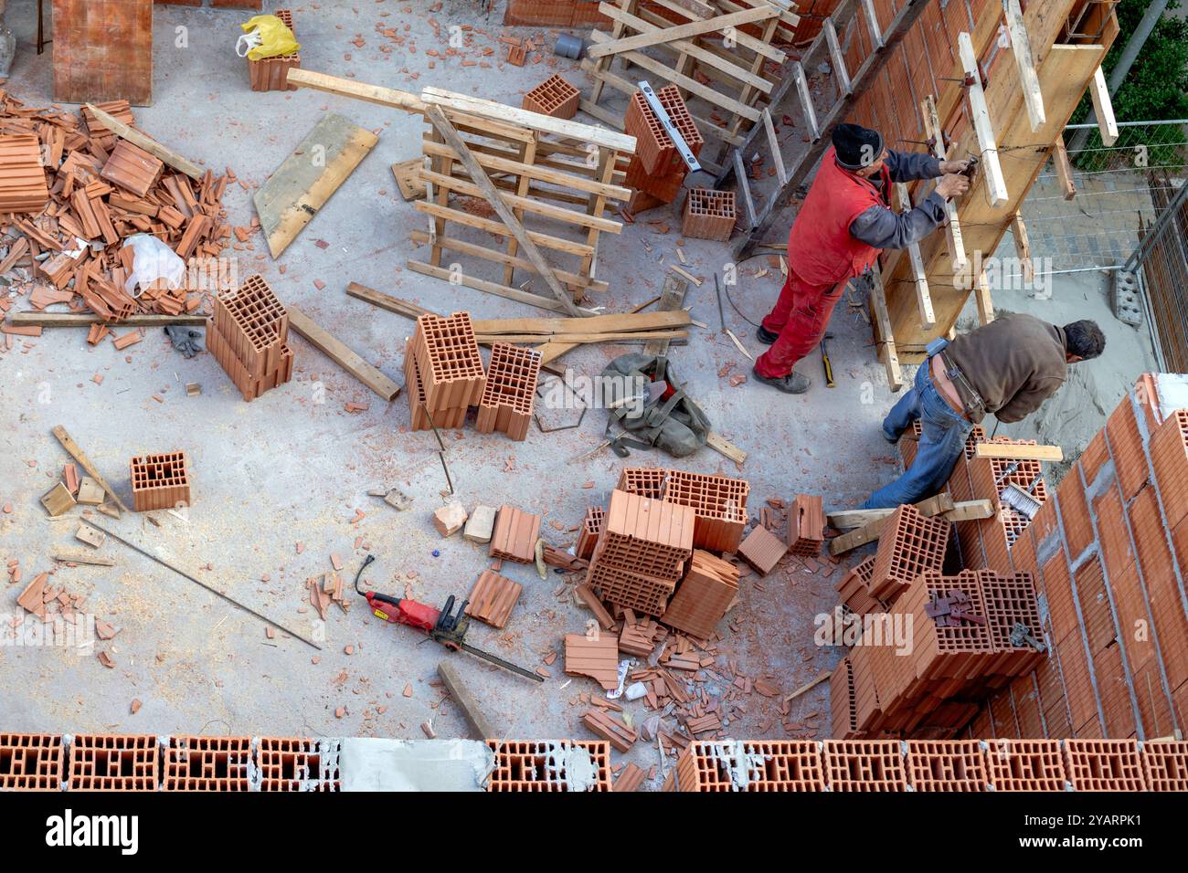 Levelling block hi-res stock photography and images - Alamy