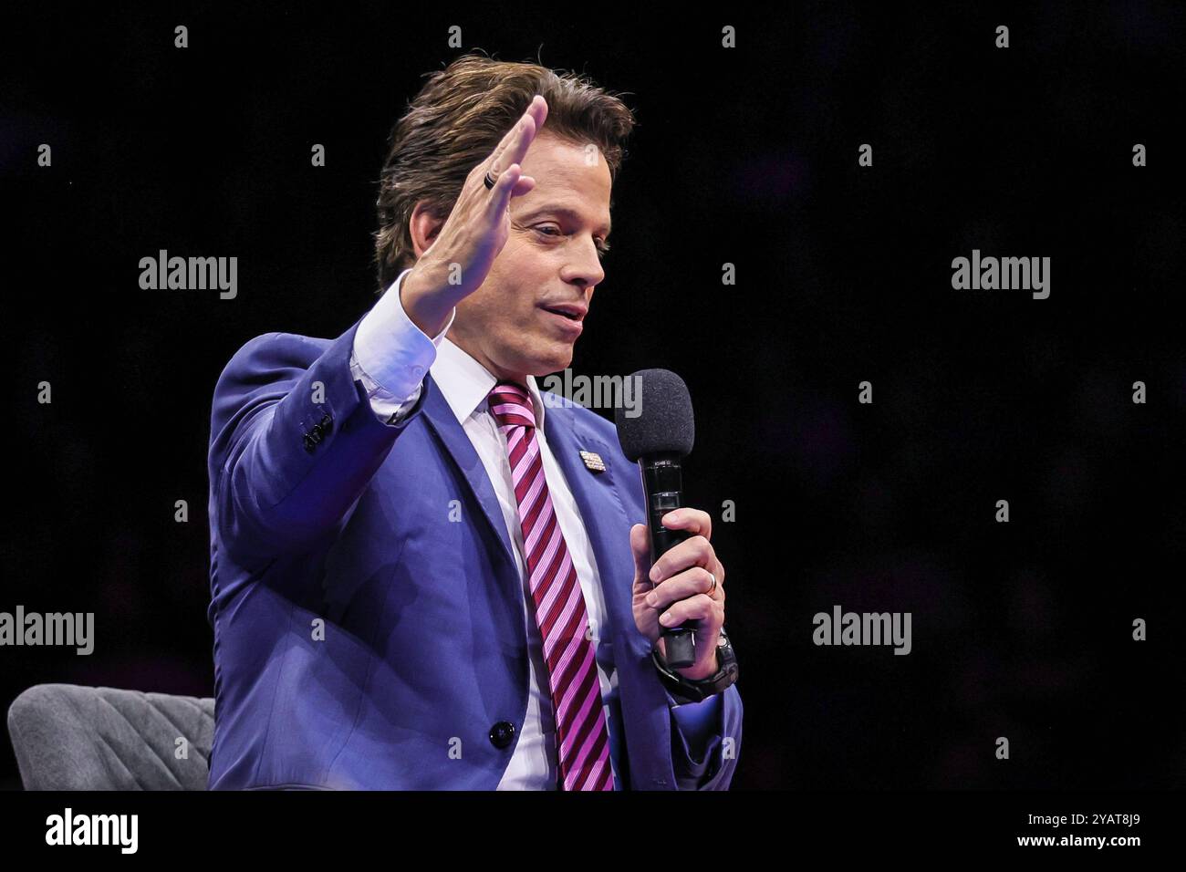 O2 communications hi-res stock photography and images - Page 2 - Alamy