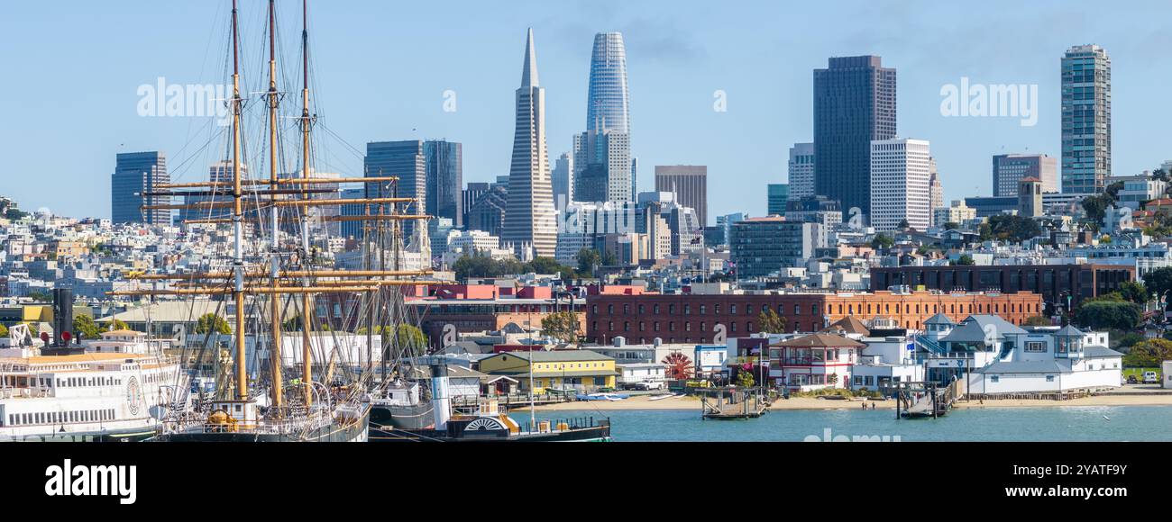 San Francisco Skyline with Transamerica Pyramid and Salesforce Tower ...