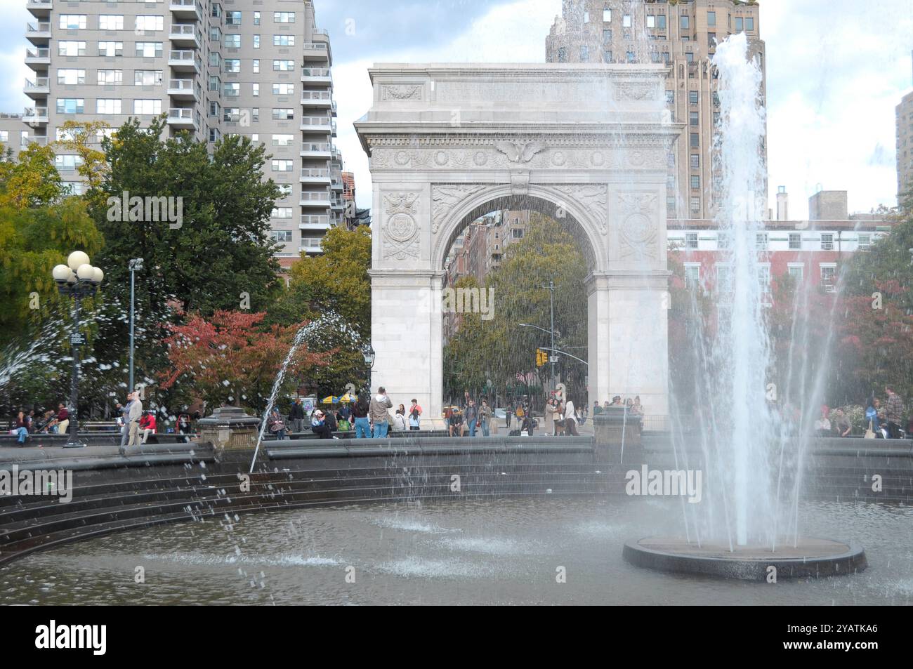 Washington square park fountain arch hi-res stock photography and