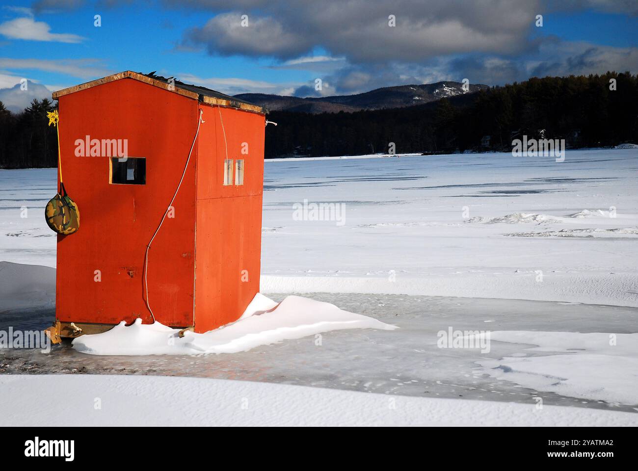 American fishing hut hi-res stock photography and images - Alamy