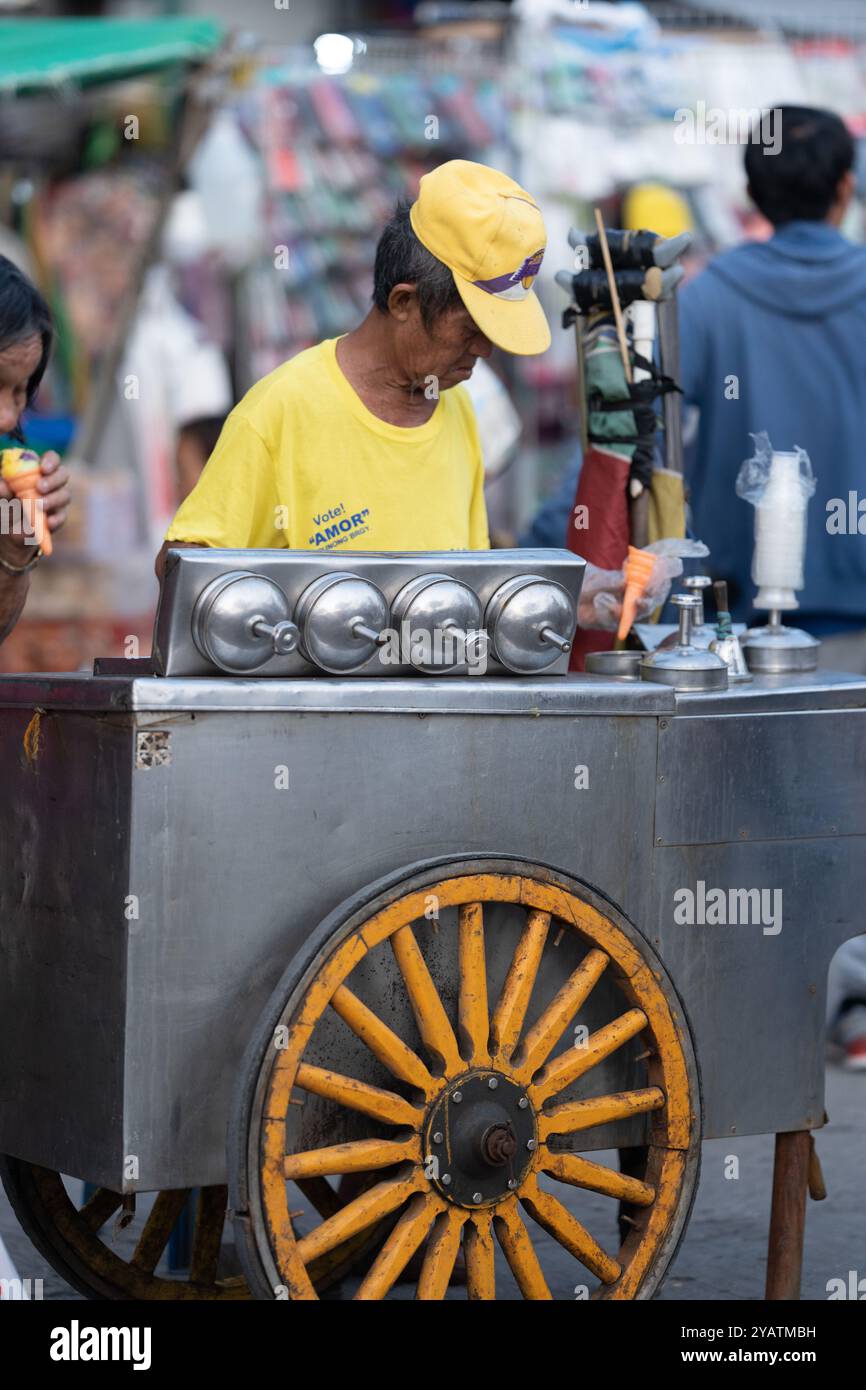 12/10/2024  Cebu City, Philippines. A traditional ice cream vendor with a mobile cart Stock Photo