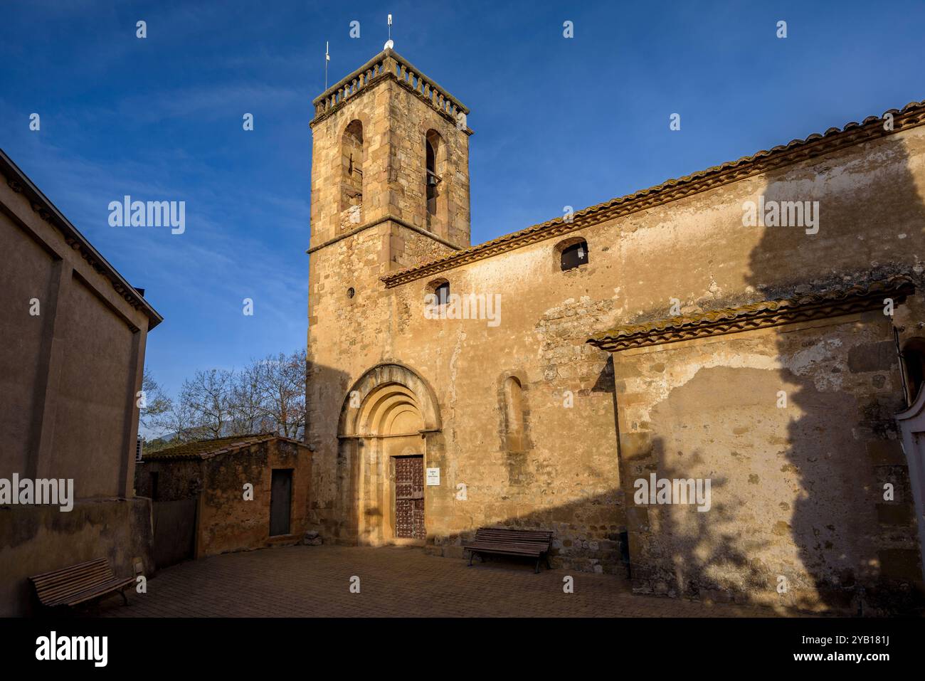 Church of Santa Coloma de Cabanelles on a winter morning (Alt Empordà, Girona, Catalonia, Spain) ESP: Iglesia de Santa Coloma de Cabanelles (Gerona) Stock Photo
