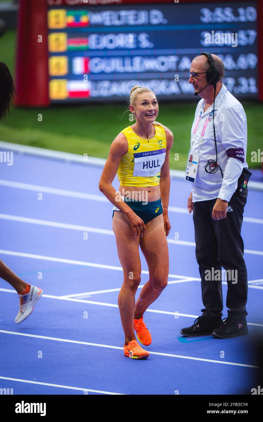jessica-hull-participating-in-the-1500-meters-at-the-paris-2024-olympic