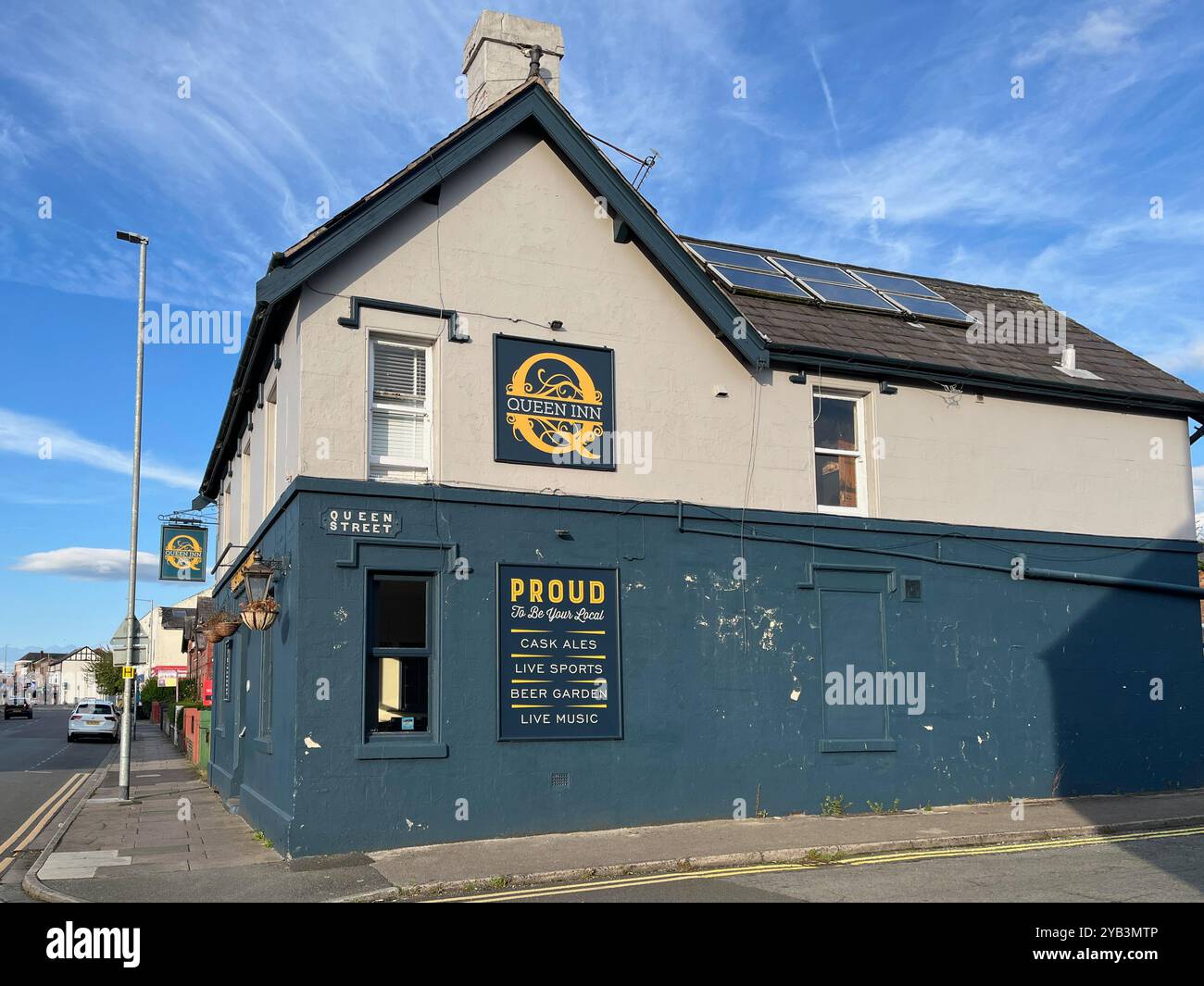 The Queens Head pub, Ormskirk, Lancashire, England, UK - Smartphone Captured Stock Image