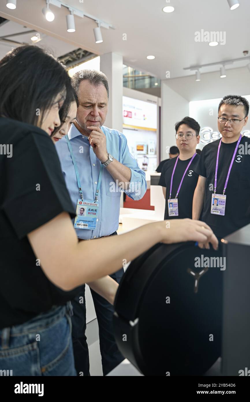 **CHINESE MAINLAND, HONG KONG, MACAU AND TAIWAN OUT** Advanced