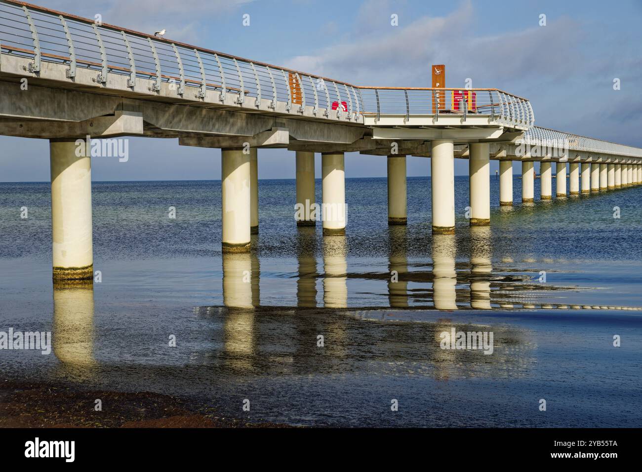 The new Prerow pier, at 720 metres the longest pier in the Baltic Sea, Prerow seaside resort, Fischland-Darss-Zingst peninsula, Mecklenburg-Western Po Stock Photo