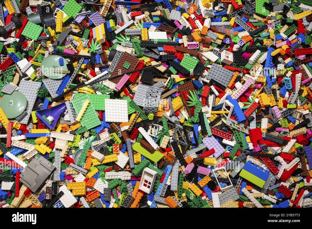 Lego components hi-res stock photography and images - Alamy