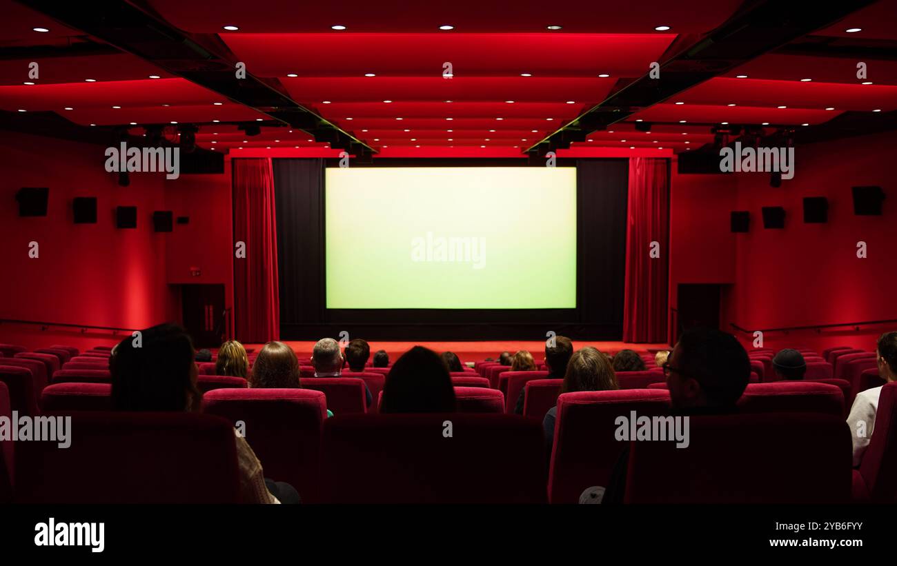 Cinema auditorium hi-res stock photography and images - Alamy