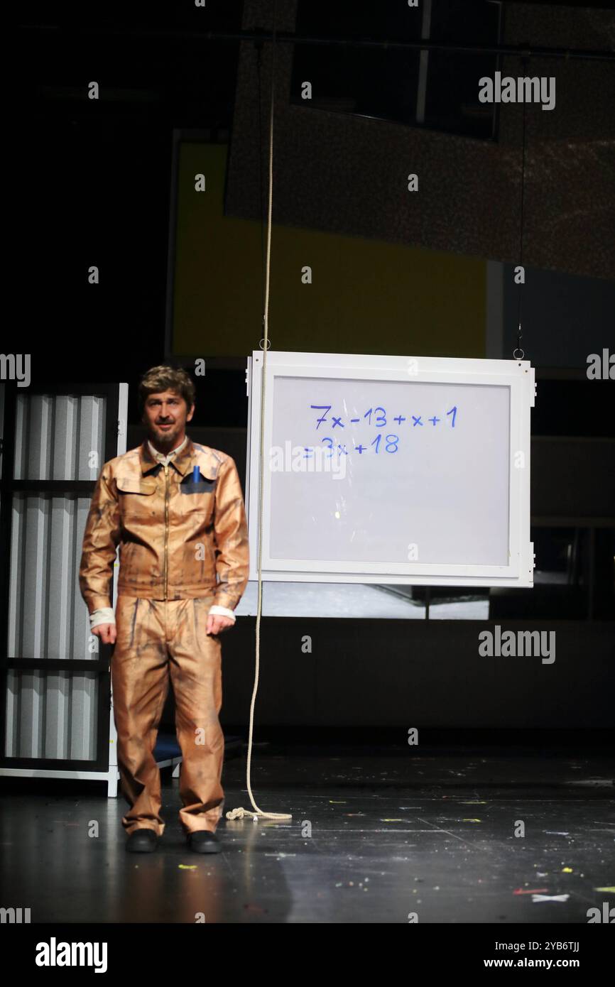 Till Wonka als Wilhelm 1, Wolfgang, u.a. während der Fotoprobe für das ...