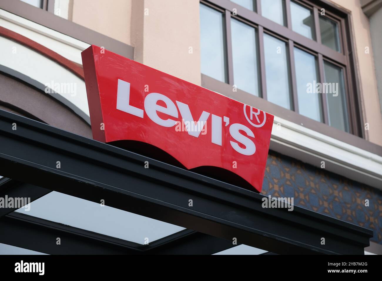 Levis store sign hi-res stock photography and images - Alamy