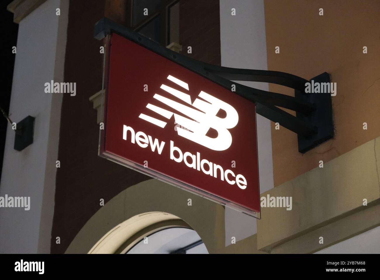 New balance sign hi-res stock photography and images - Alamy