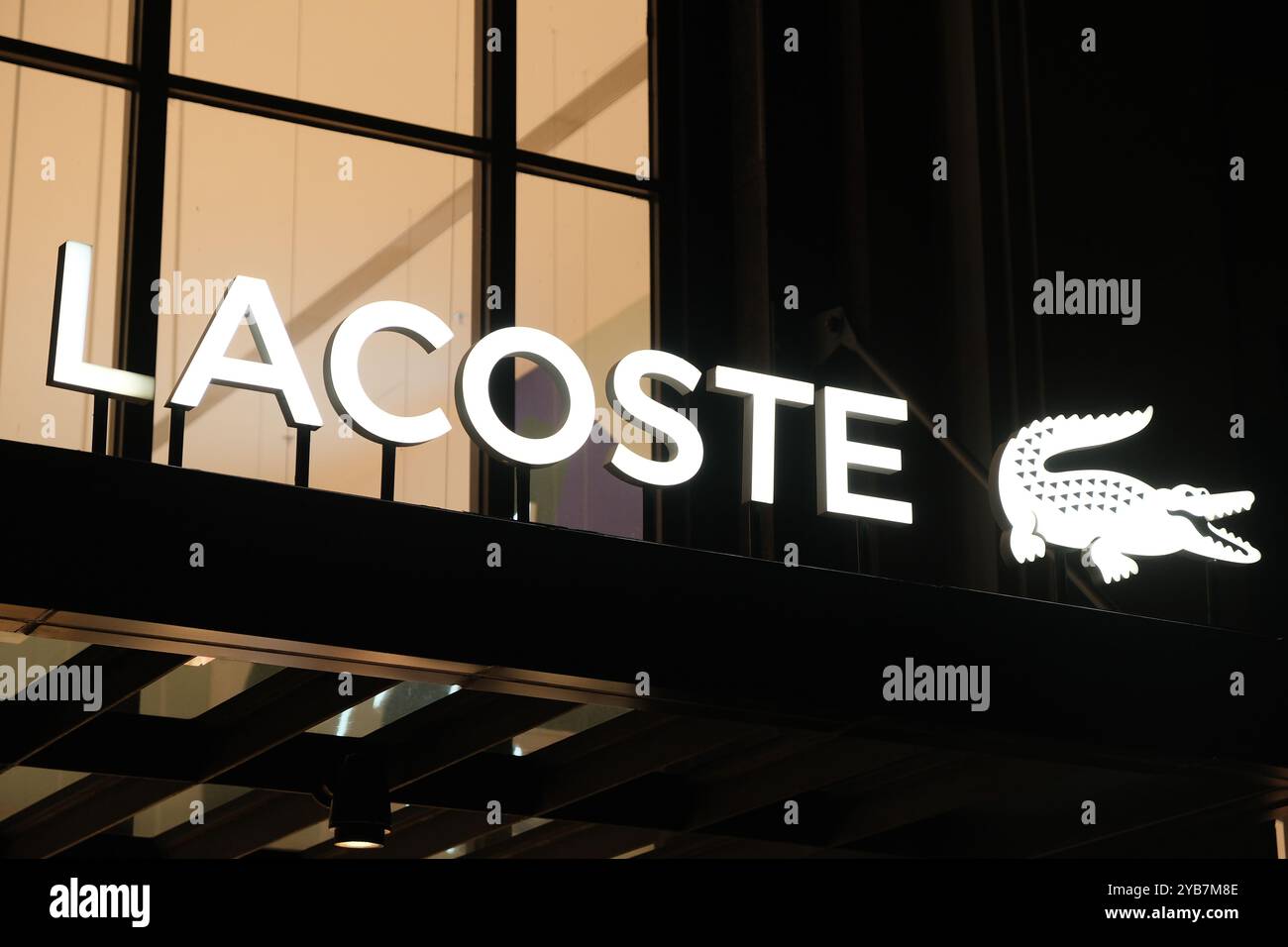 Lacoste shop hi res stock photography and images Alamy
