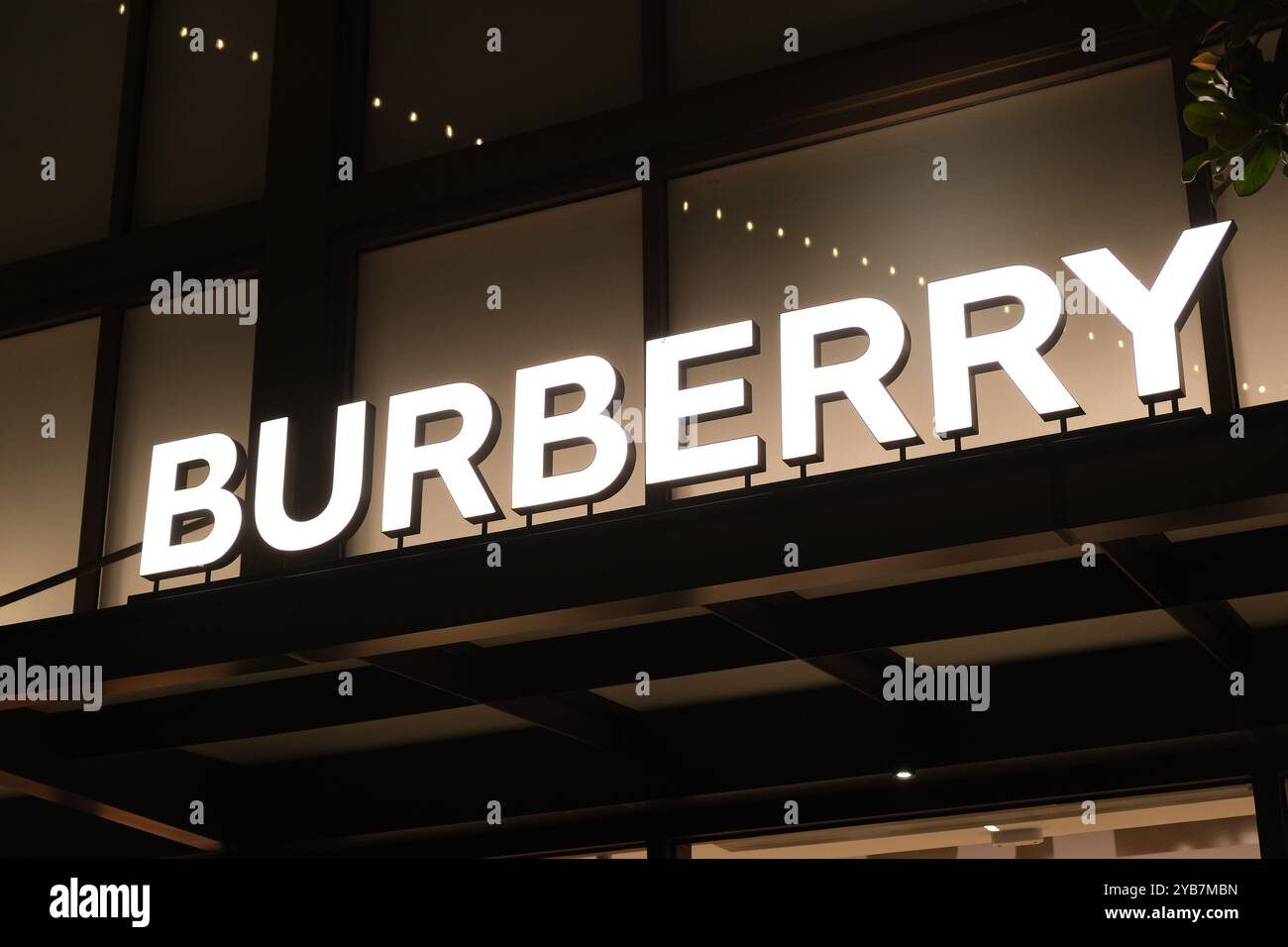 Burberry logo hi-res stock photography and images - Alamy