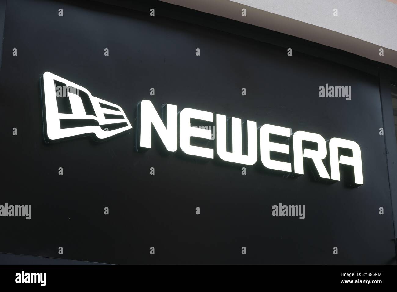 Shanghai,China-Sep.30th 2023:New Era Cap Company brand logo Stock Photo