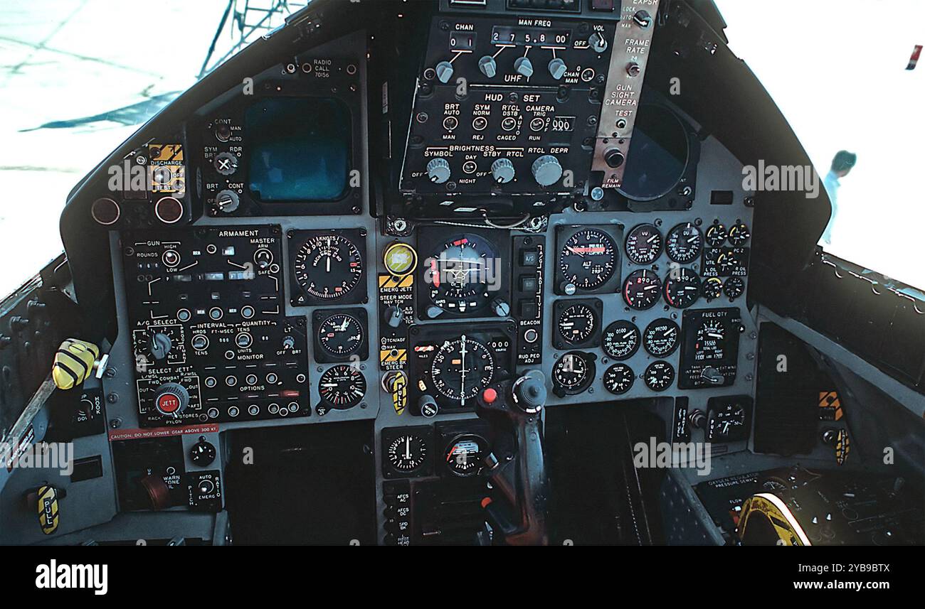 AMERICAN F-15A COCKPIT. Photo: : U.S. Air Force Stock Photo - Alamy