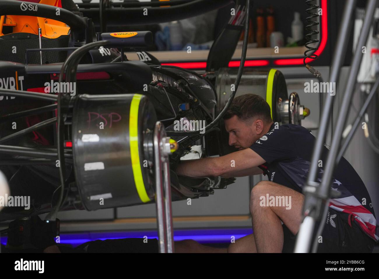 Austin, USA. 17th Oct, 2024. Oracle Red Bull Racing garage during the Formula 1 Pirelli United States Grand Prix 2024, scheduled to take place at Circuit of Americas in Austin, TX (USA) Sept 18-20, 2024 Credit: Alessio De Marco/Alamy Live News Stock Photo