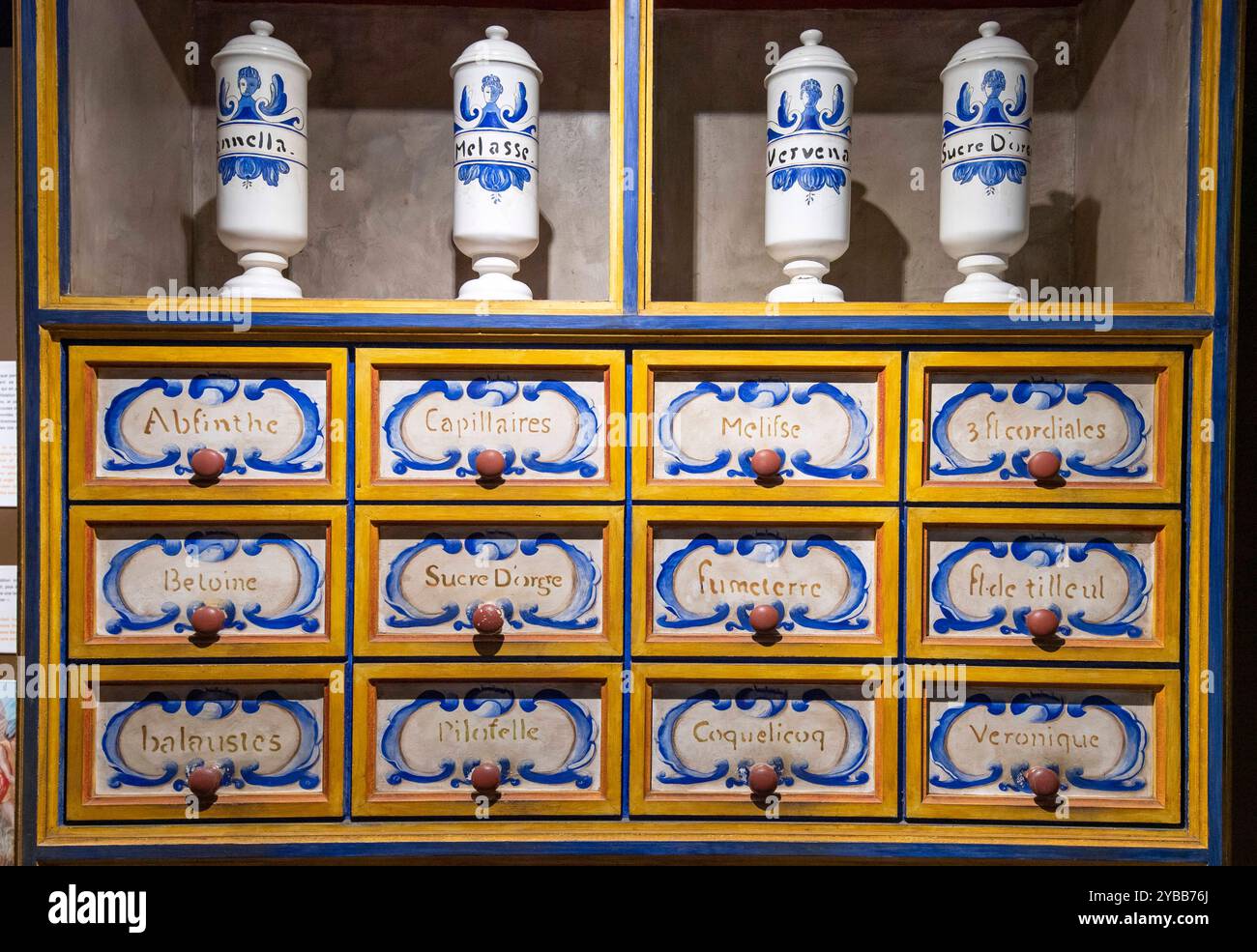 antikes Gewürzregal, Zuckermusem, L Aventure du Sucre, Pamplemousses, indischer Ozean, Insel, Mauritius, Afrika mcpins *** antique spice rack, sugar m Stock Photo