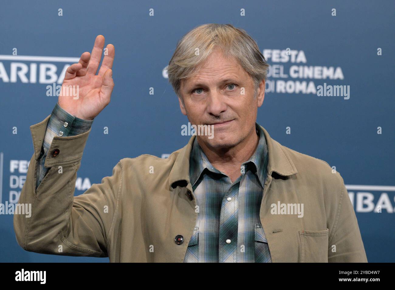 News - The 19th Rome Film Fest Photocall The dead don t hurt Viggo Mortensen director attends the Photocall of the movie The Dead dont Hurt during the 19th Rome Film Festival at Auditorium Parco Della Musica on October 18, 2024 in Rome, Italy. Rome Auditorium Parco della Musica Italy Copyright: xFabrizioxCorradettix/xLiveMediax LPN 1560609 Stock Photo