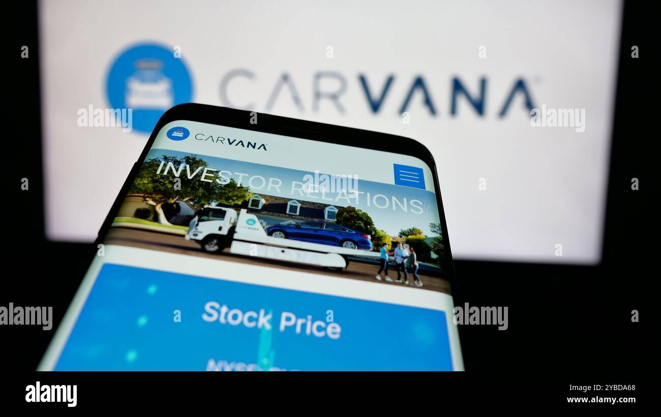 Carvana online hi-res stock photography and images - Alamy