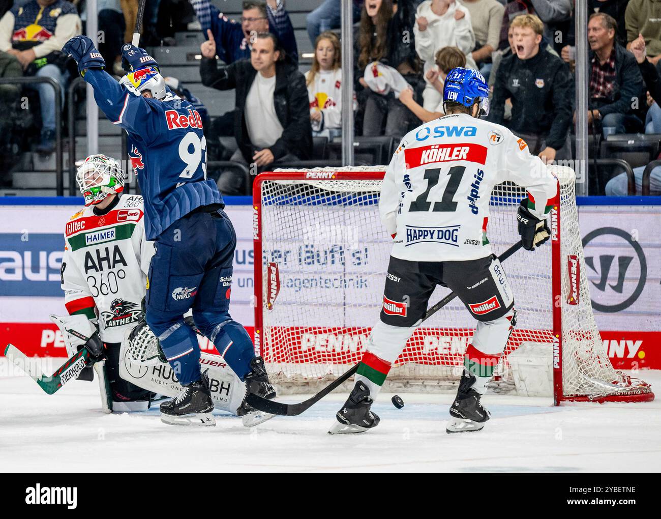 Muenchen, Deutschland. 18th Oct, 2024. Der Puck liegt zum 2:2 ...