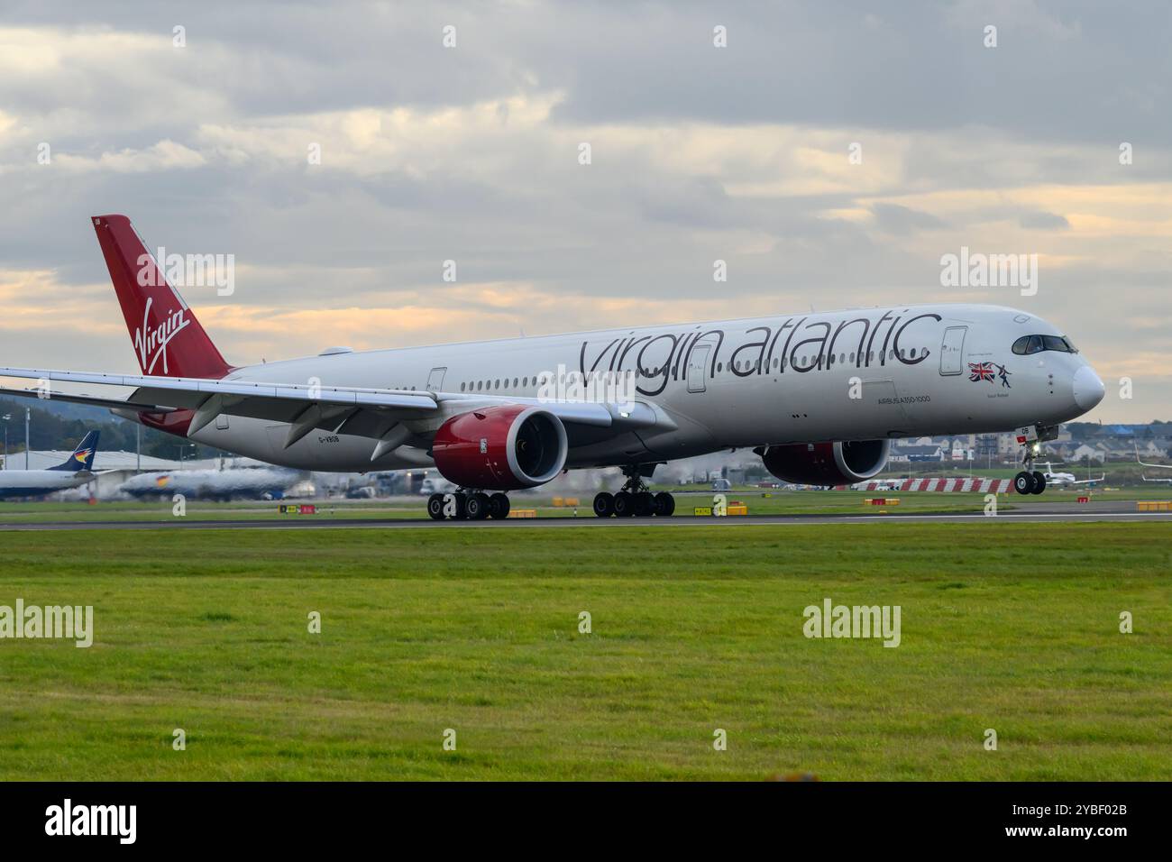 AIRBUS A350-1000 AIRCRAFT VIRGIN ATLANTIC 1/200 SNAP-FIT