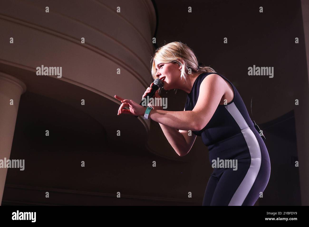 Konzert von Zaho De Sagazan, at Metropol Berlin Zaho De Sagazan