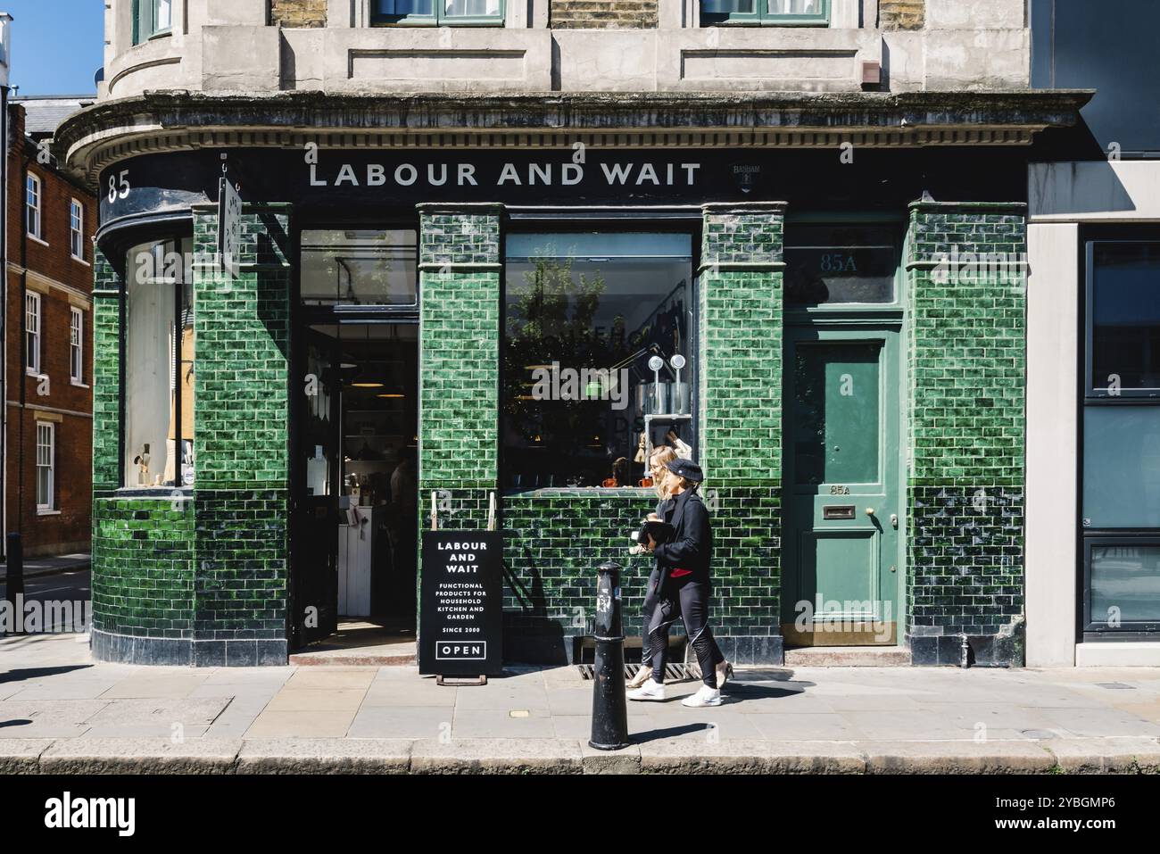 Vintage storefront showcases hi-res stock photography and images - Alamy