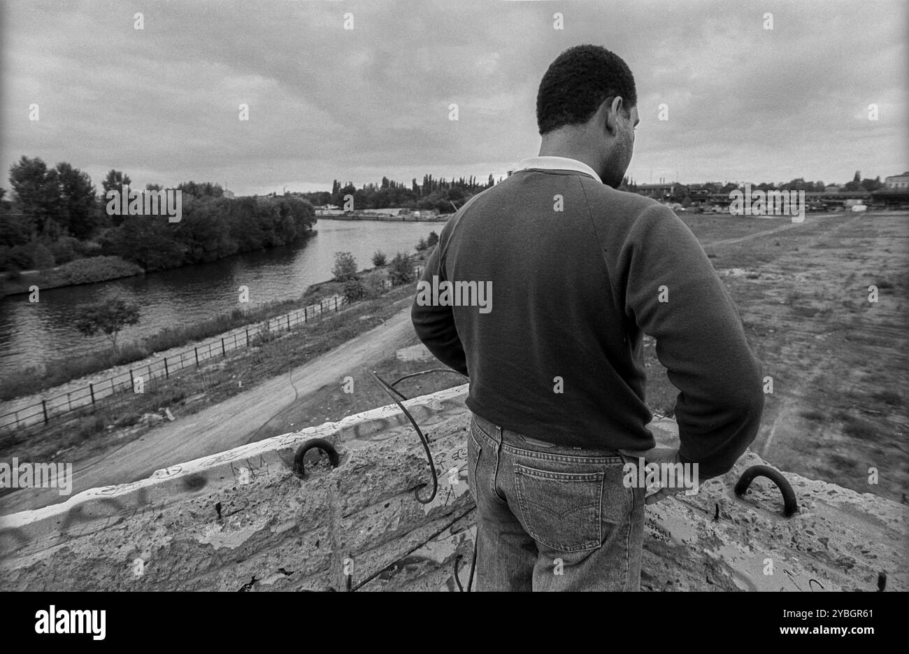 Germany, Berlin, 19.10.1991, Spreebogen, People of Colour on the border tower, Europe Stock Photo