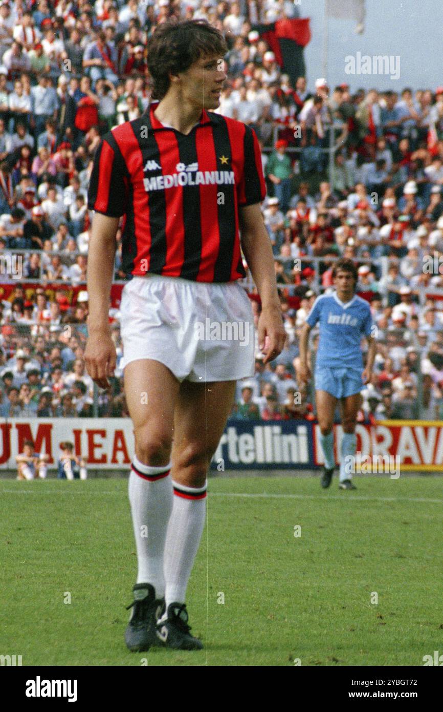 Football match, Dutch international Marco VAN BASTEN AC Milan walking and looking to the right, Sinigaglia football stadium, Como, Italy, Europe Stock Photo